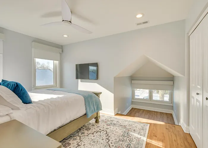 2 Mi To Northwestern: Updated W/ Game Room! Evanston