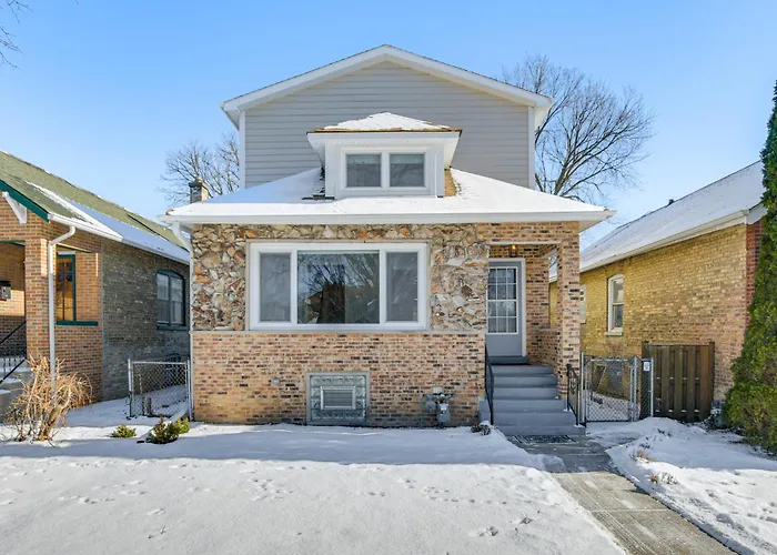 2 Mi To Northwestern: Updated W/ Game Room! Casa de férias Evanston
