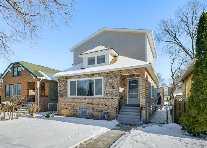2 Mi To Northwestern: Updated W/ Game Room! Casa de férias Evanston
